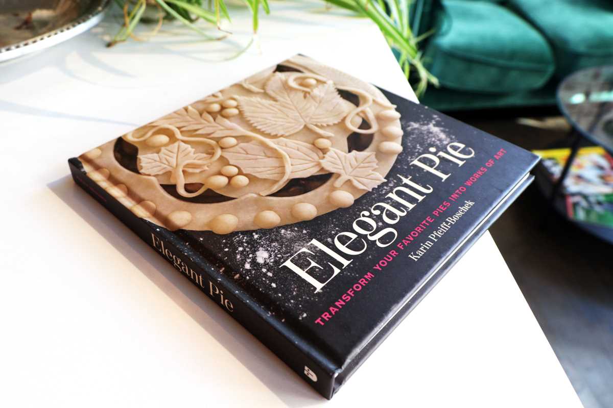 Elegant Pie by Karin Pfeiff-Boschek: Hardcover; 180 pages / English