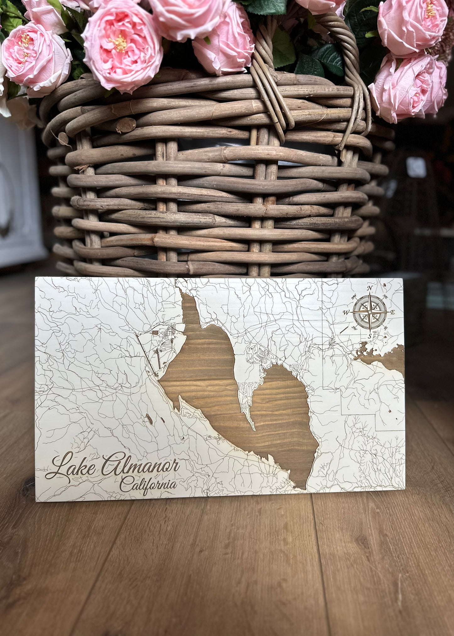 Small Papier Blanc Map of Lake Almanor Sign