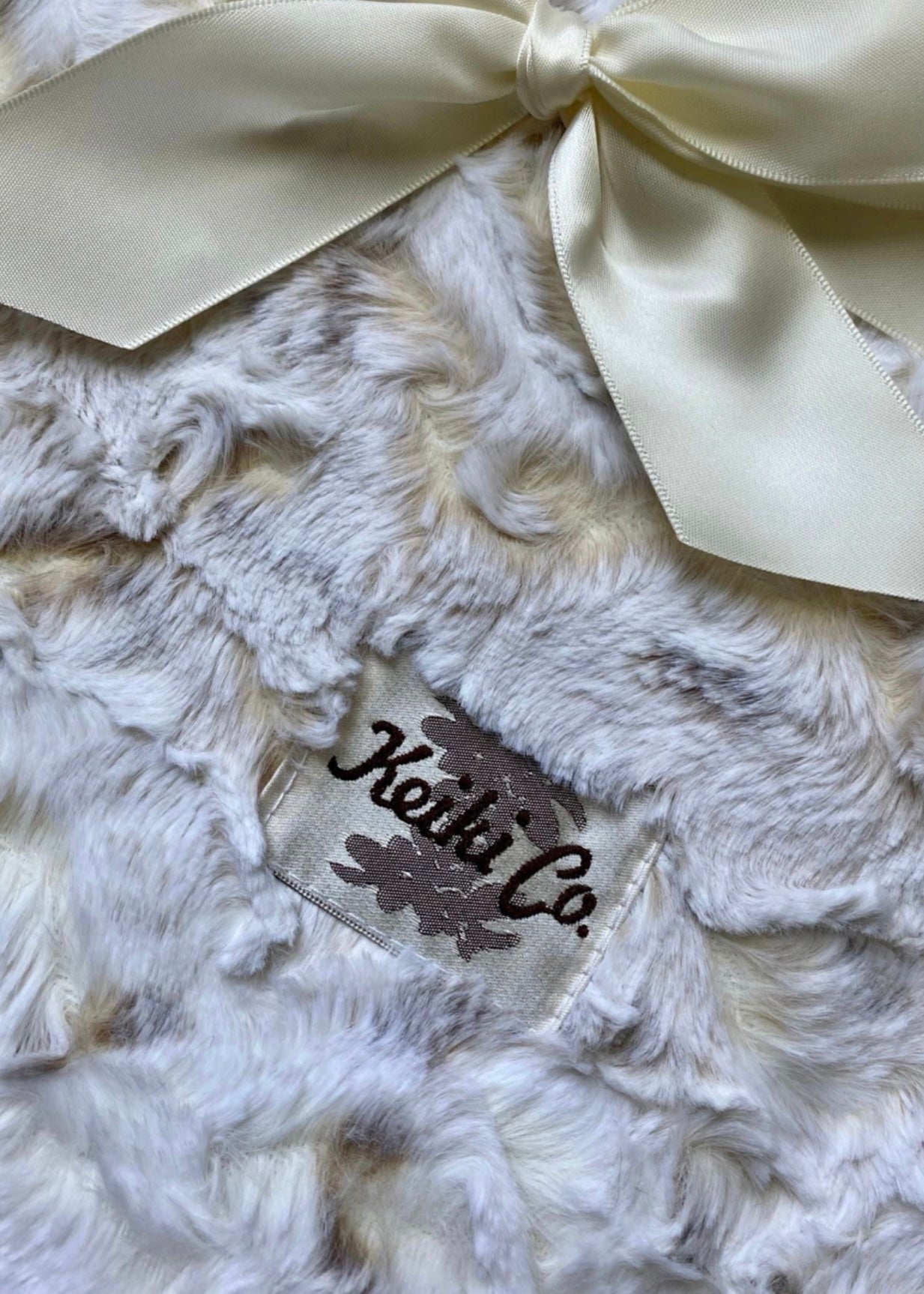 Snowy Owl Plush Throw