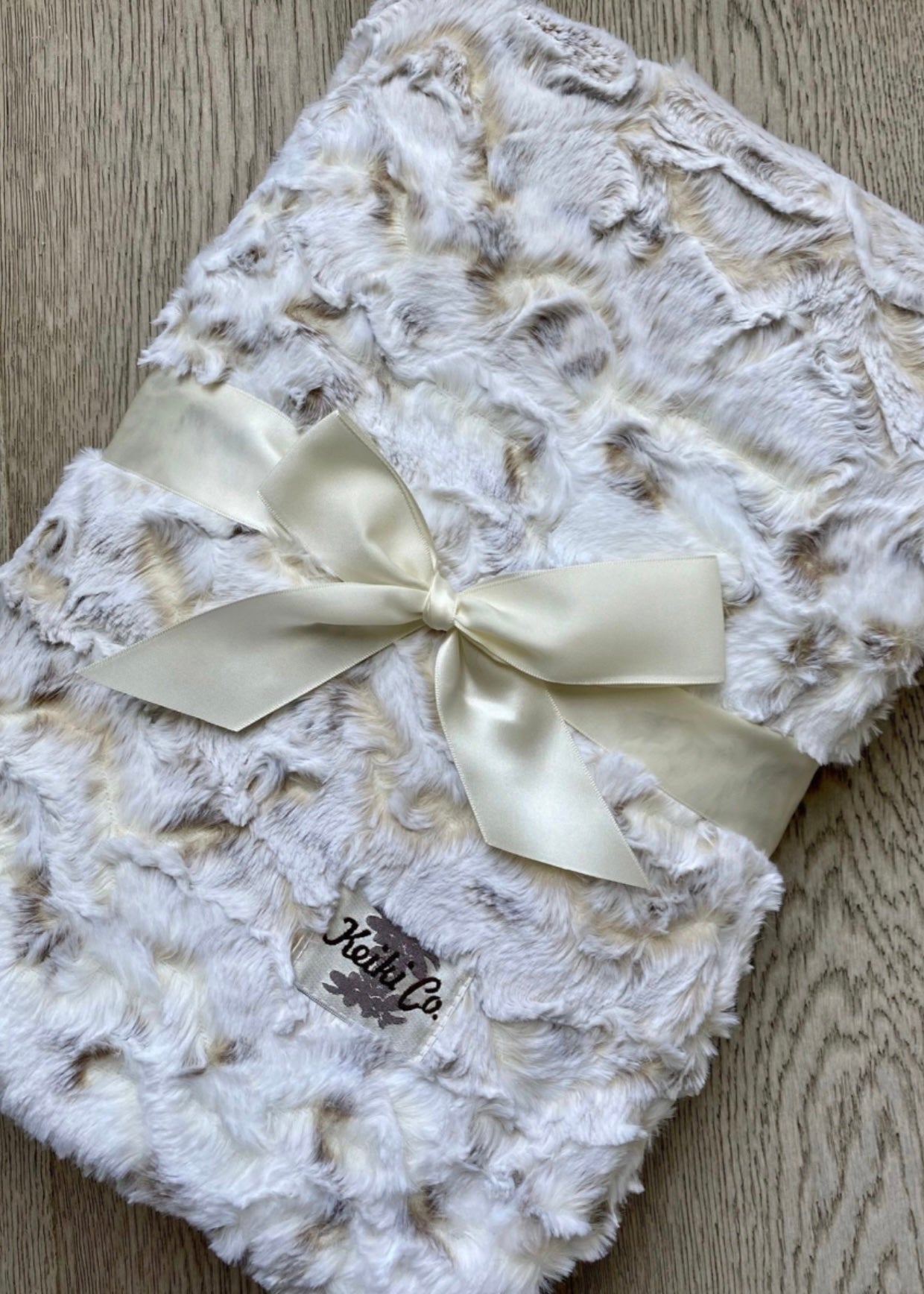 Snowy Owl Plush Throw