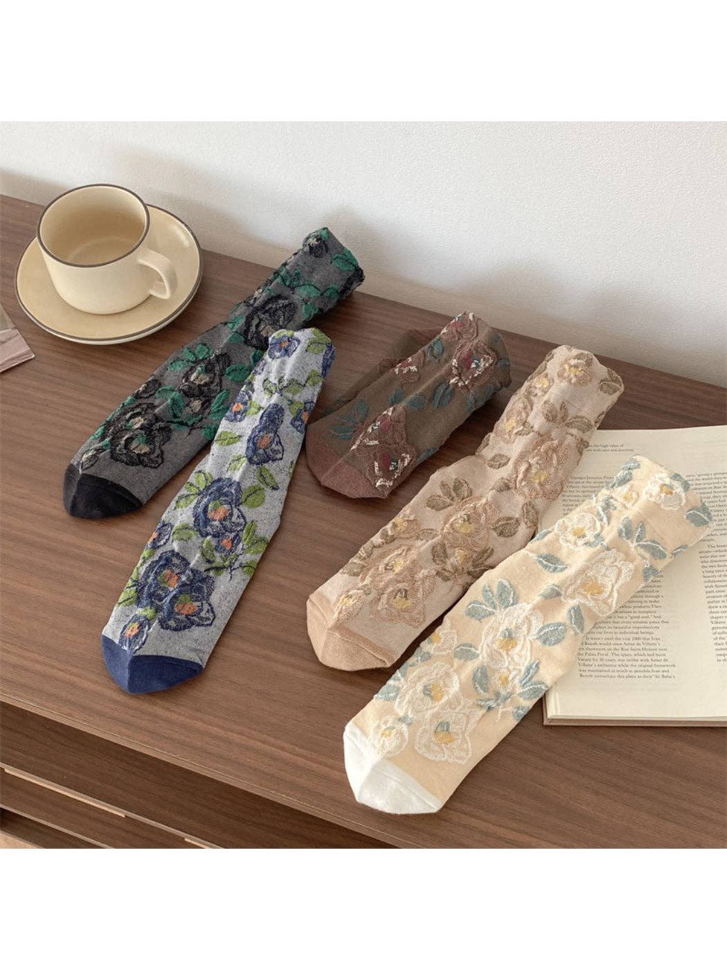 Rufia - Vintage Bloom Embroidered Crew Socks: Navy