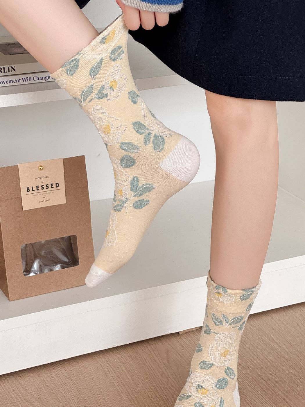 Rufia - Vintage Bloom Embroidered Crew Socks: Navy