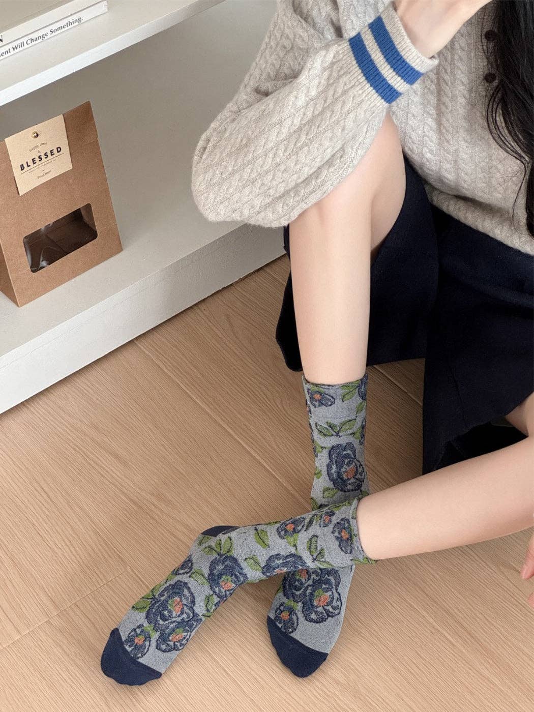 Rufia - Vintage Bloom Embroidered Crew Socks: Navy