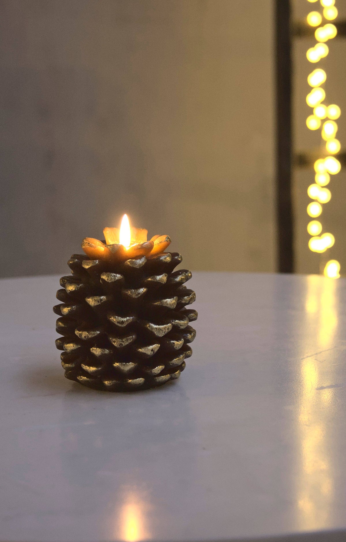 Pinecone Candle - Perfect Christmas Centerpiece: Gold