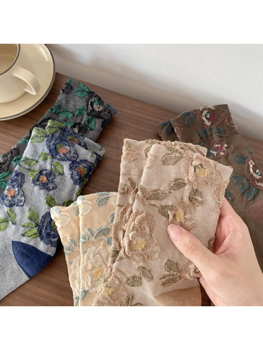 Rufia - Vintage Bloom Embroidered Crew Socks: Navy