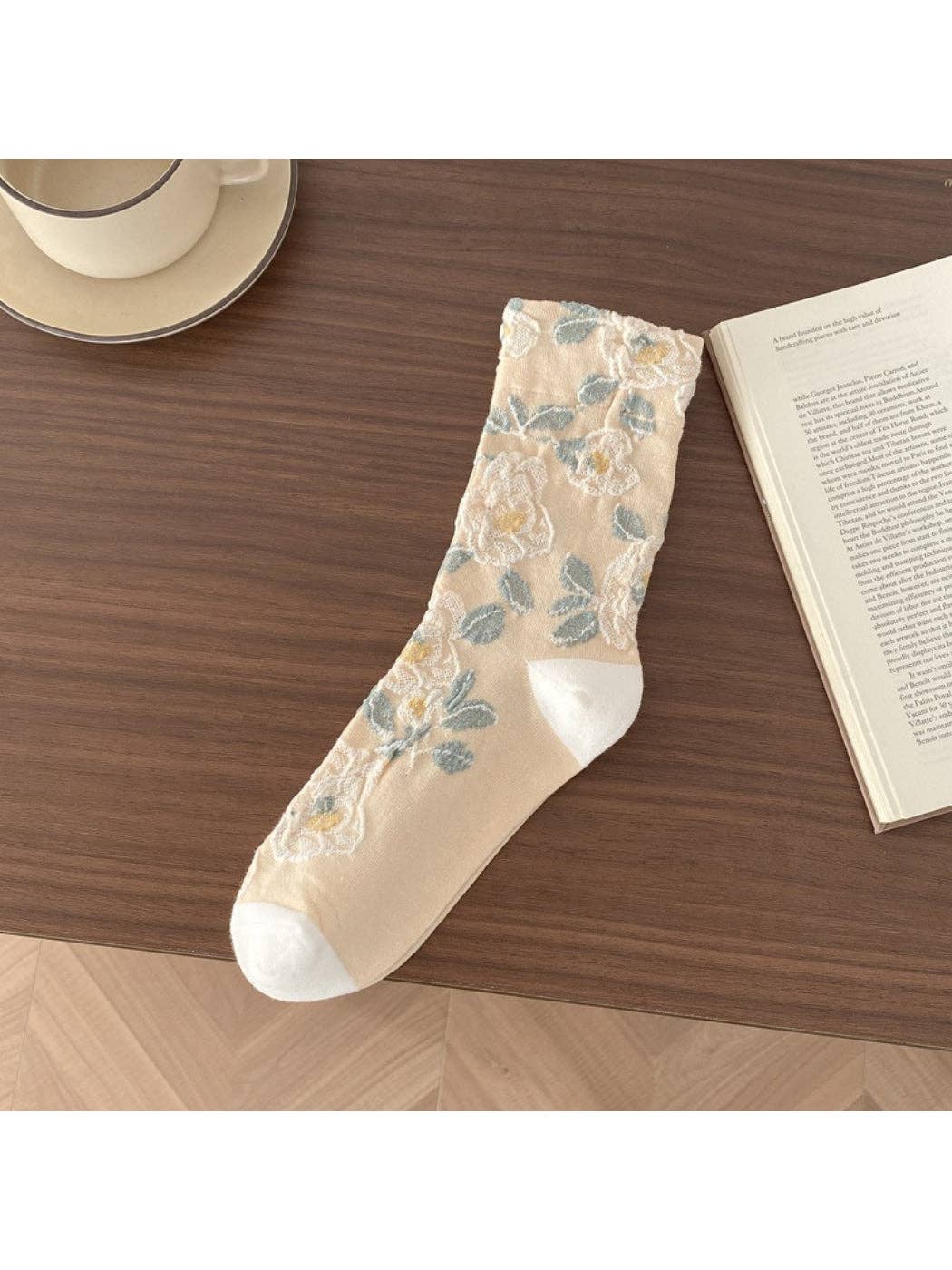 Rufia - Vintage Bloom Embroidered Crew Socks: Navy