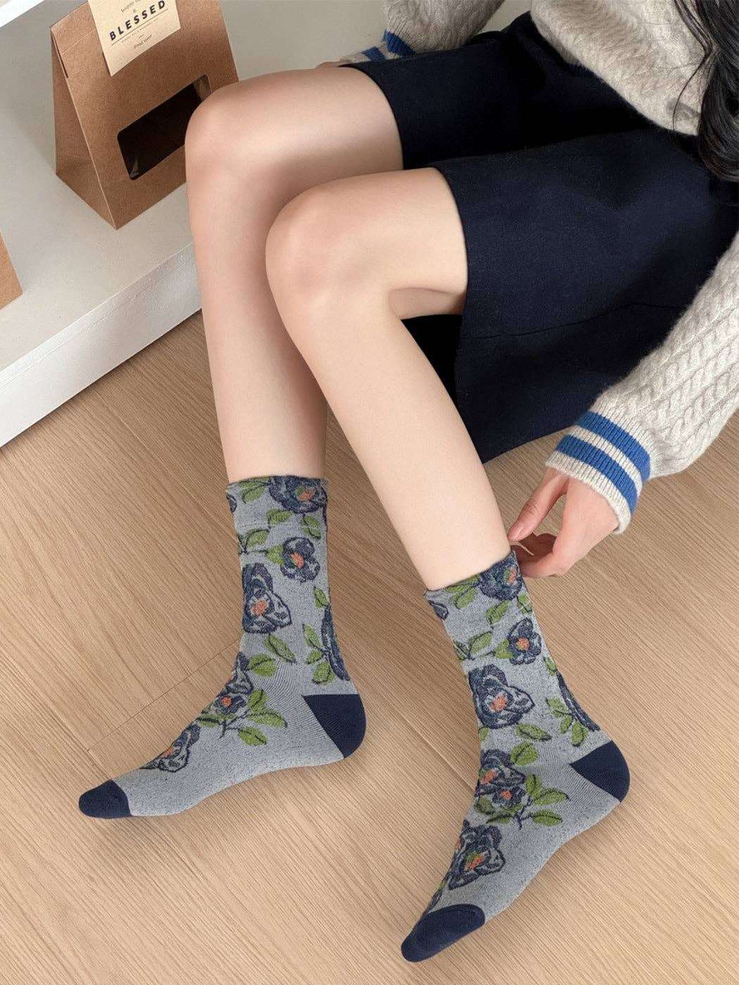 Rufia - Vintage Bloom Embroidered Crew Socks: Navy