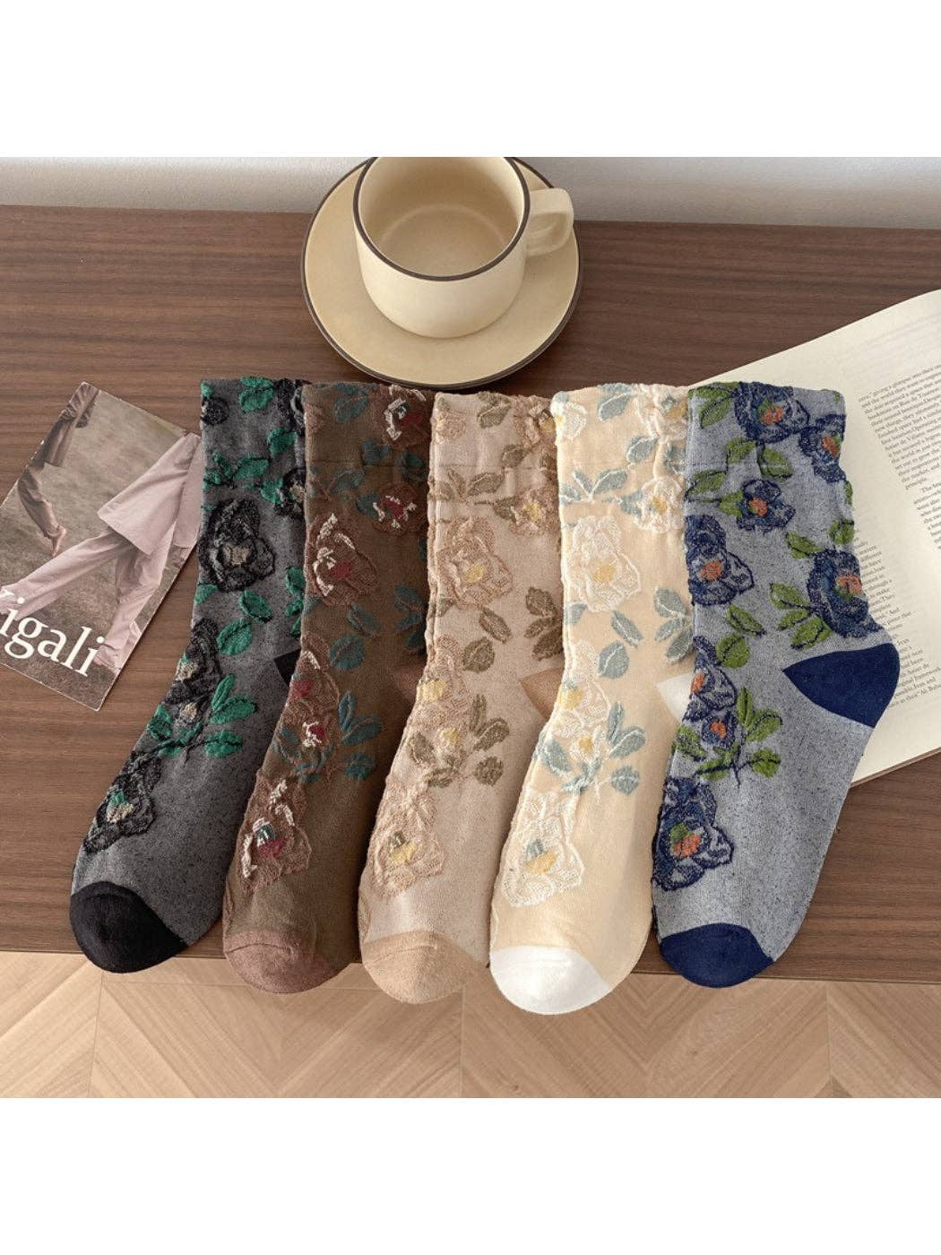 Rufia - Vintage Bloom Embroidered Crew Socks: Navy