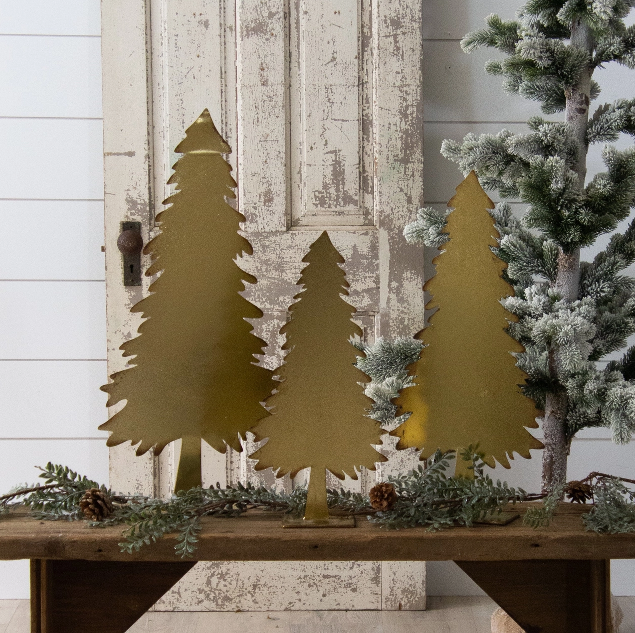 Trees on Stand - Goldtone