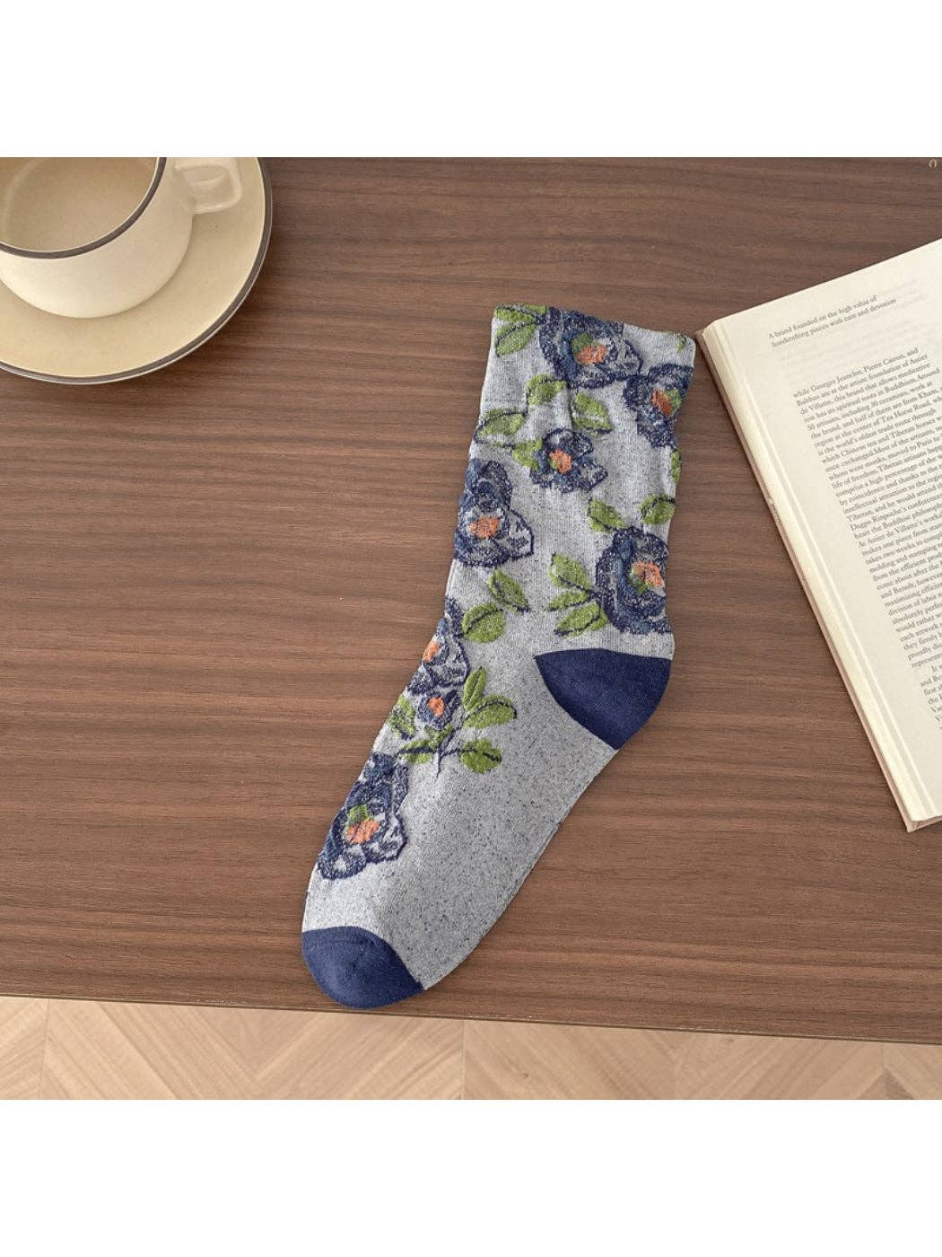 Rufia - Vintage Bloom Embroidered Crew Socks: Navy