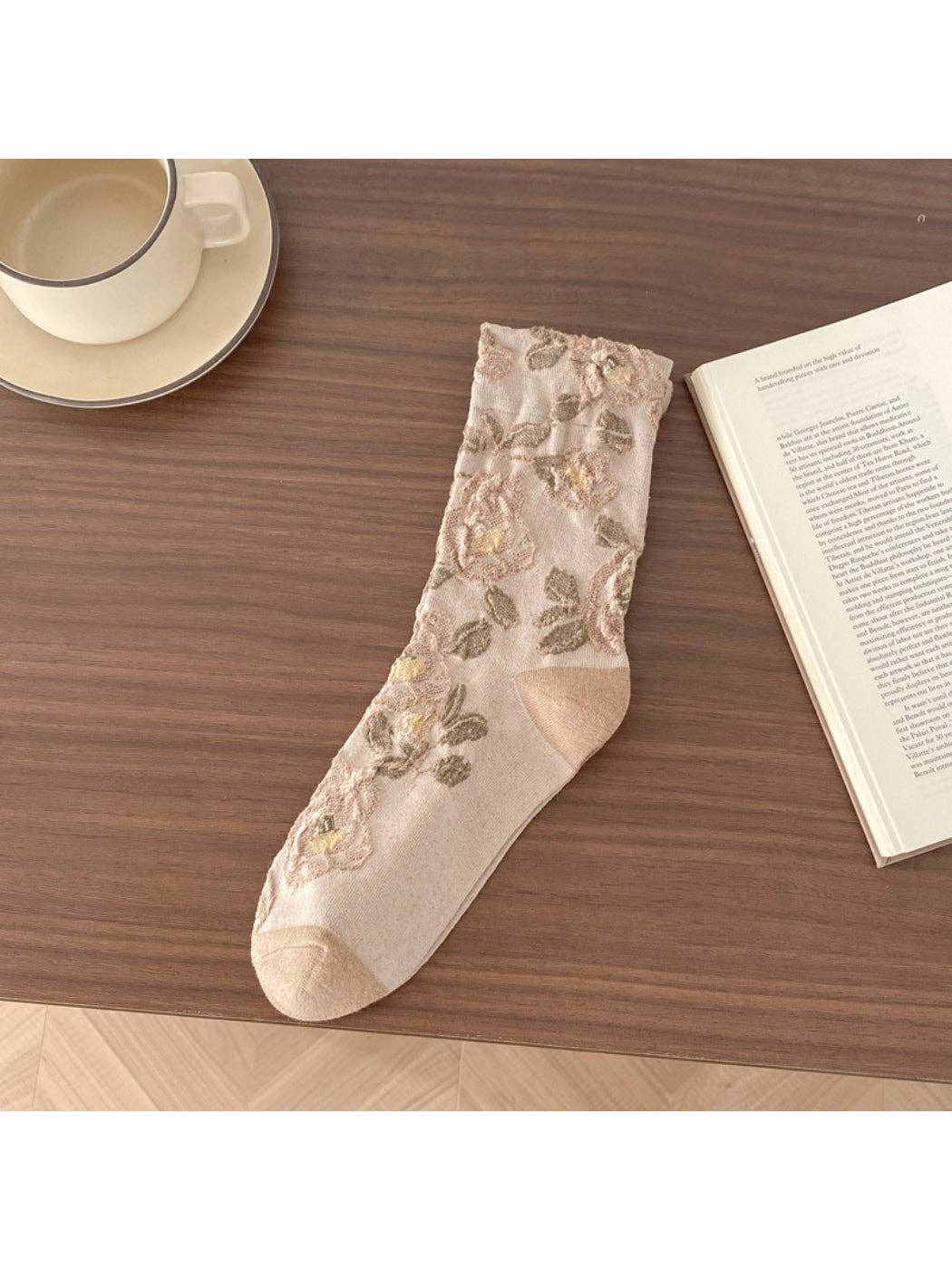 Rufia - Vintage Bloom Embroidered Crew Socks: Navy